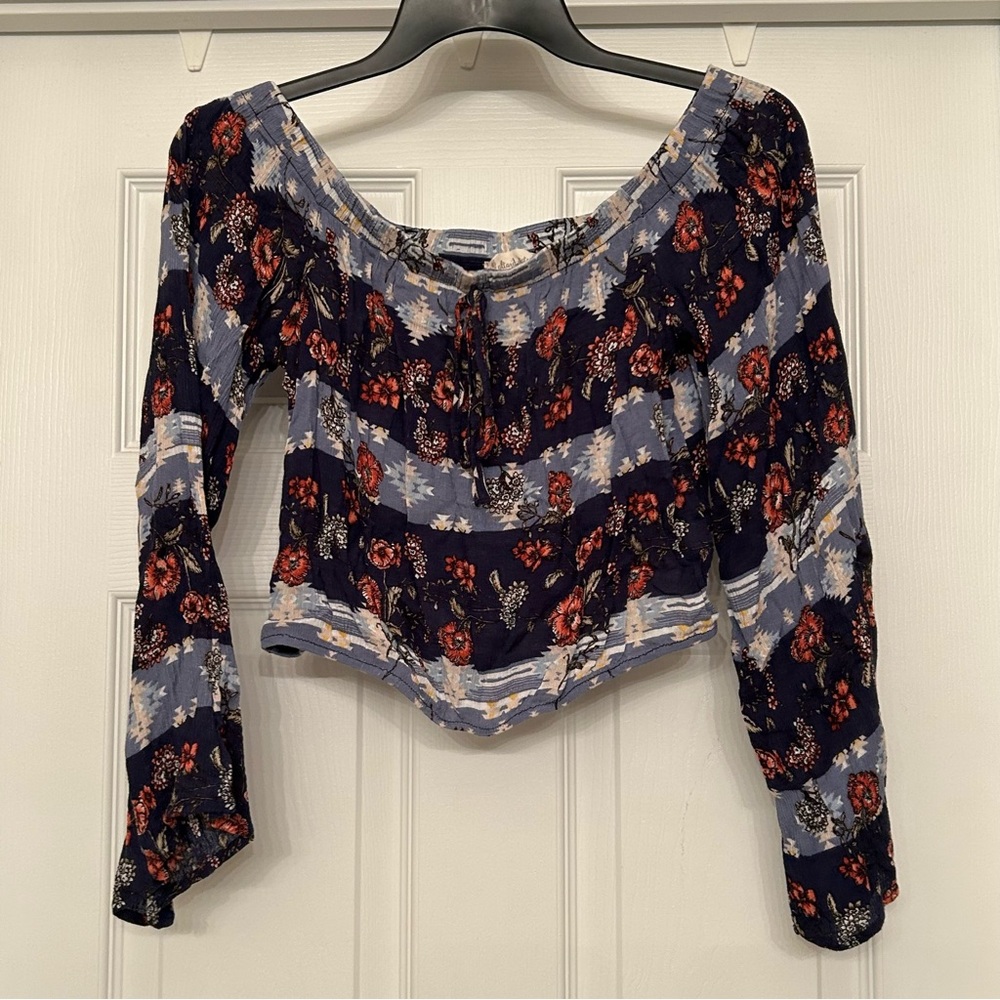 Altar’d State Top Size S Blue Tie Front Crop Boho Peasant Floral Flared Sleeve